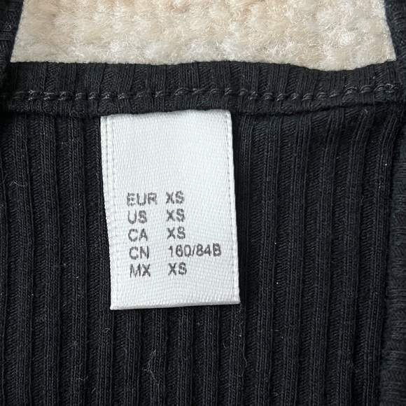 Graphic cropped tank - Picture 2 of 3